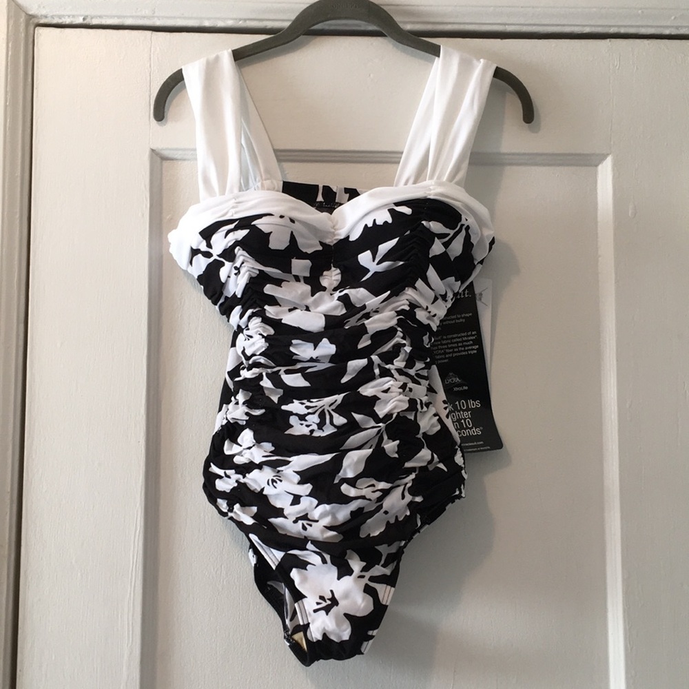 Miraclesuit One Piece Bathingsuit NWT